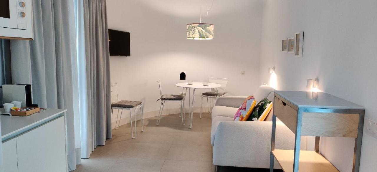Apartamentos Y Estudios Centricos Conil Home Suite Коніль-де-ла-Фронтера Екстер'єр фото